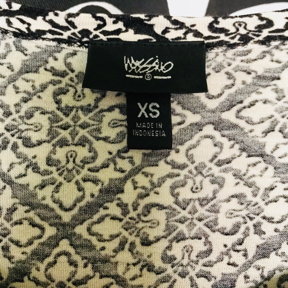 *5 for $25* Never worn long sleeve Mossimo top XS - Picture 3 of 4